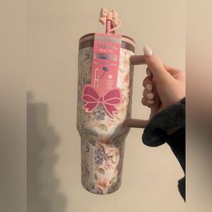 Super cute pink floral Hydragear 40oz tumbler